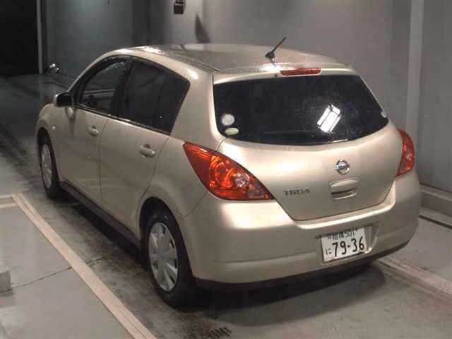 NISSAN TIIDA