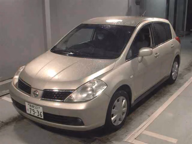 NISSAN TIIDA