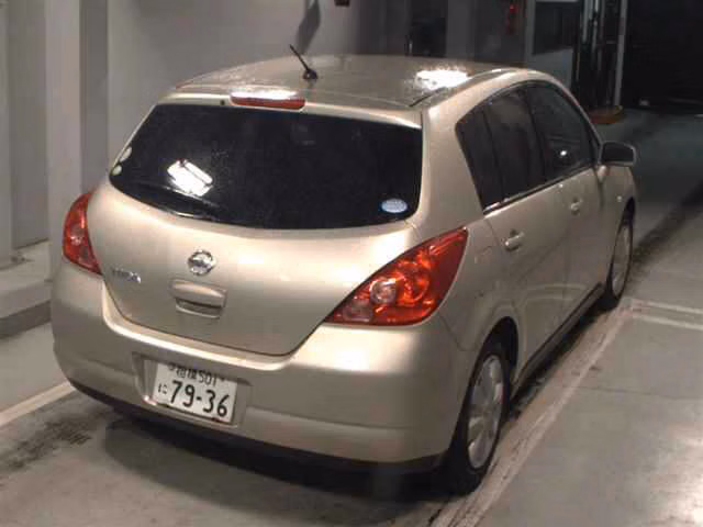 NISSAN TIIDA