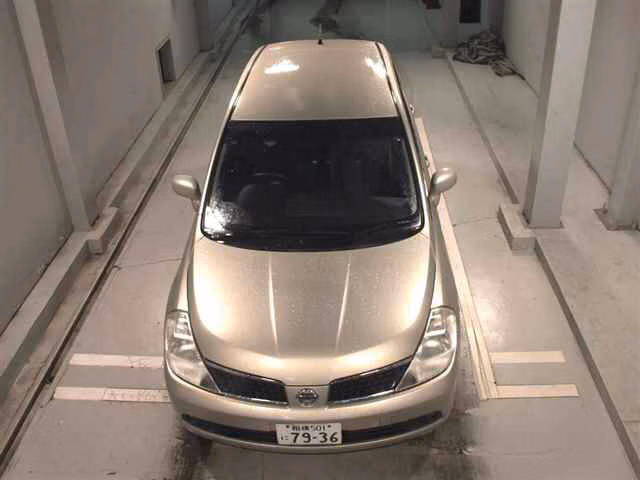 NISSAN TIIDA