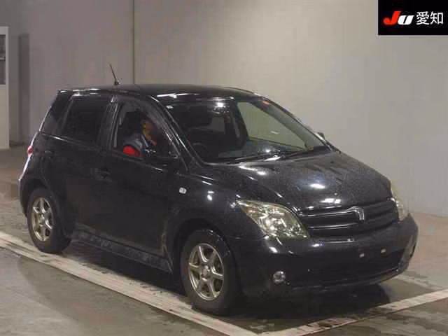 TOYOTA IST