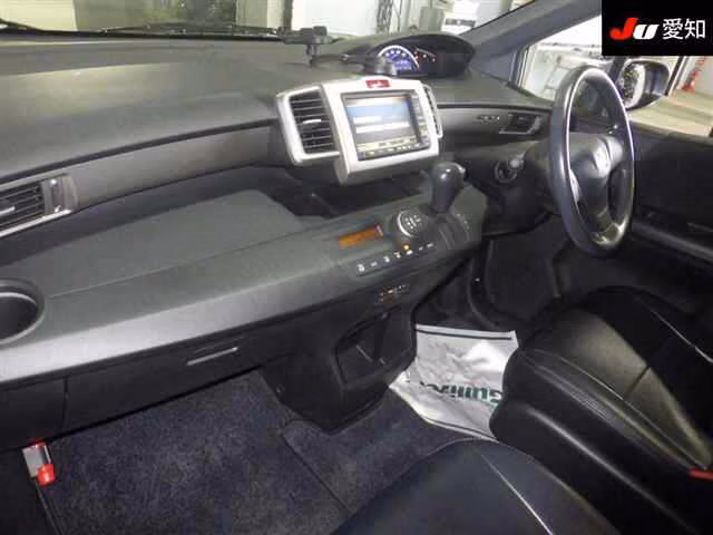 HONDA FREED SPIKE