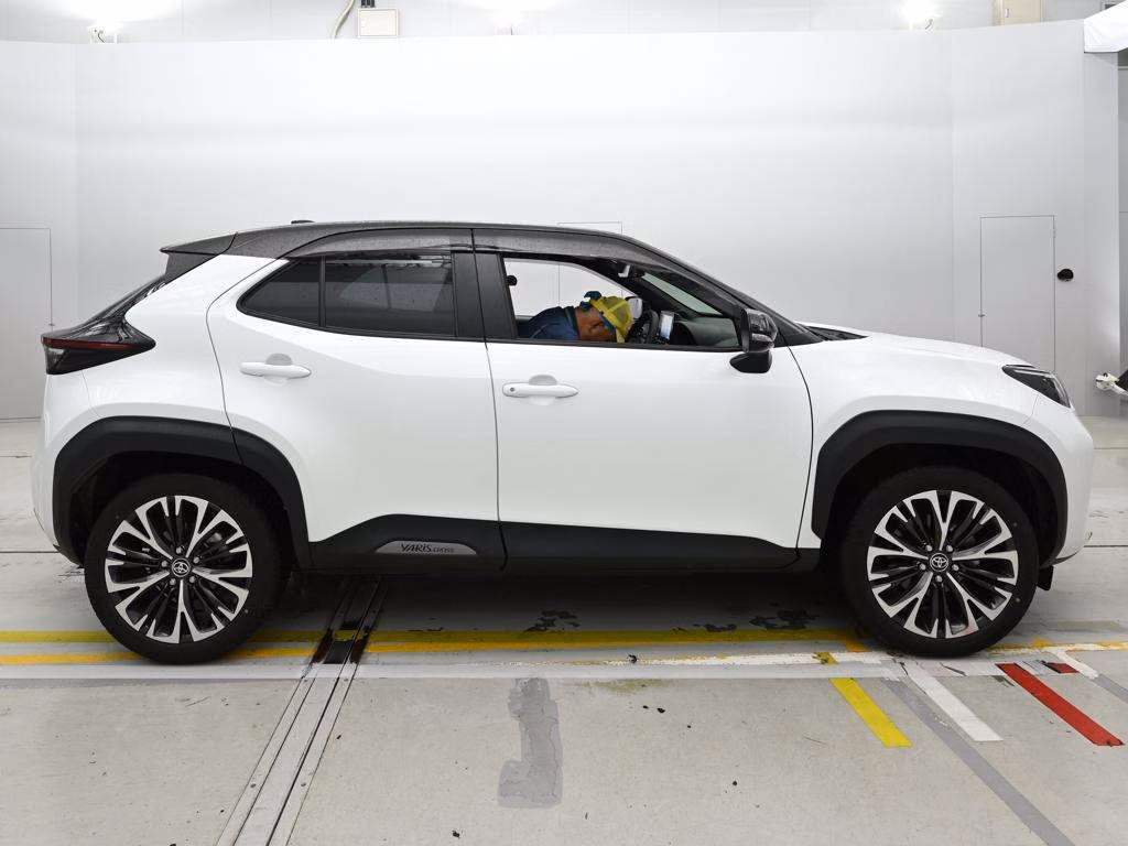 TOYOTA YARIS CROSS
