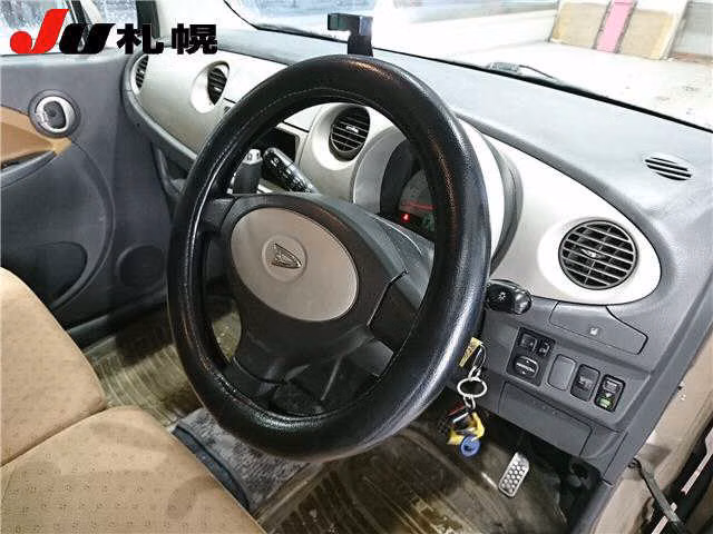 DAIHATSU MOVE LATTE