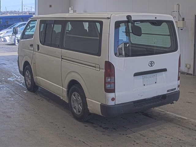 TOYOTA REGIUS ACE
