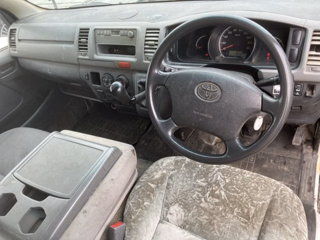 TOYOTA REGIUS ACE