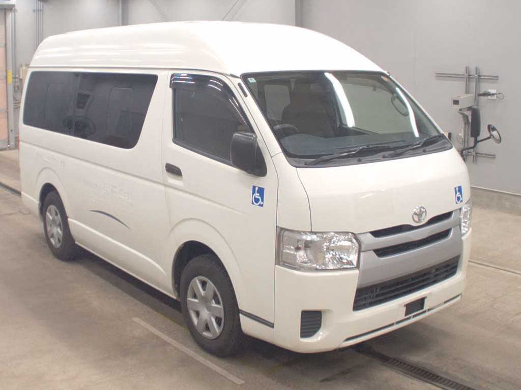 TOYOTA REGIUS ACE