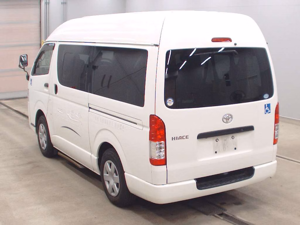 TOYOTA REGIUS ACE