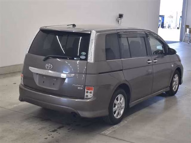 TOYOTA ISIS