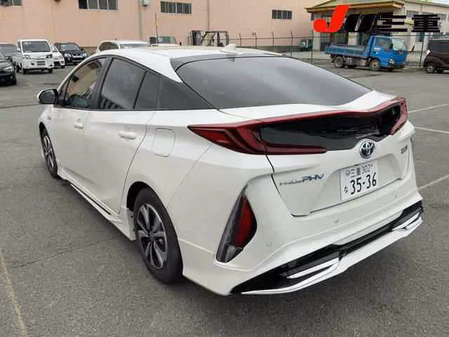 TOYOTA PRIUS PHV