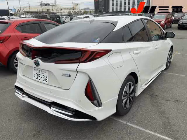 TOYOTA PRIUS PHV