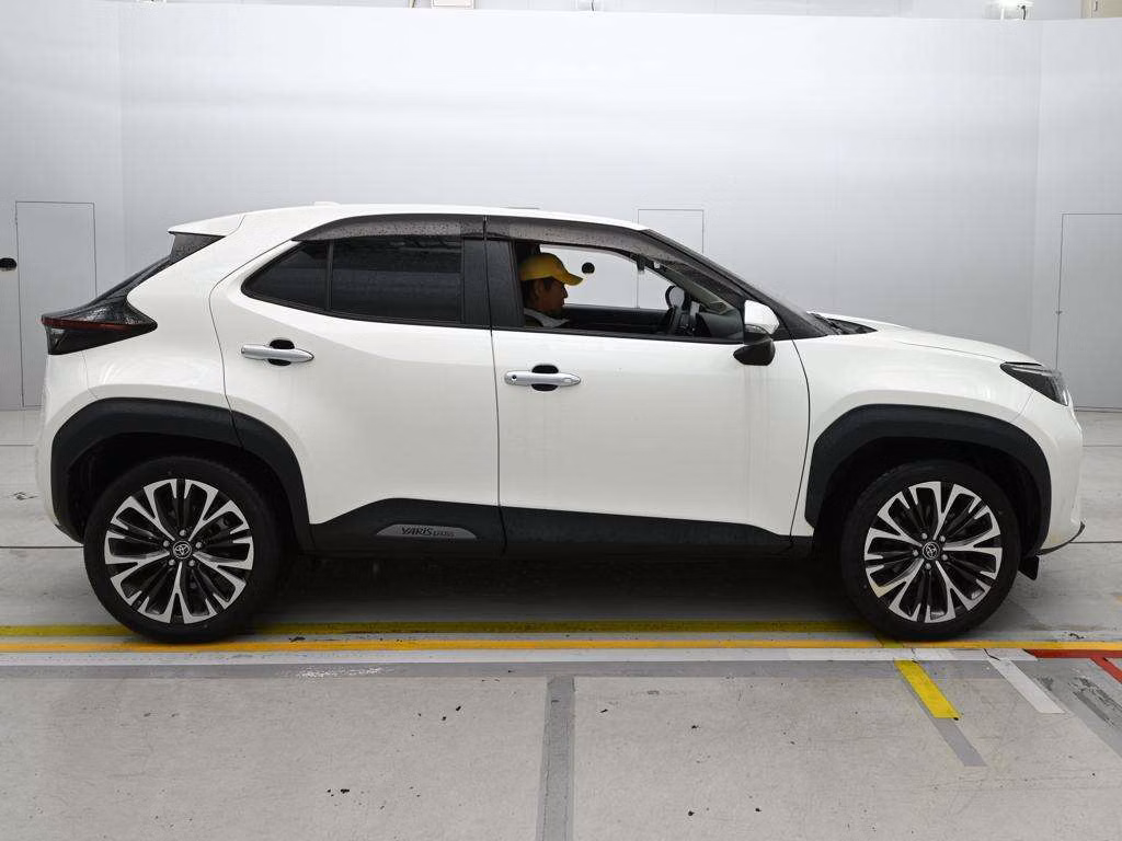 TOYOTA YARIS CROSS