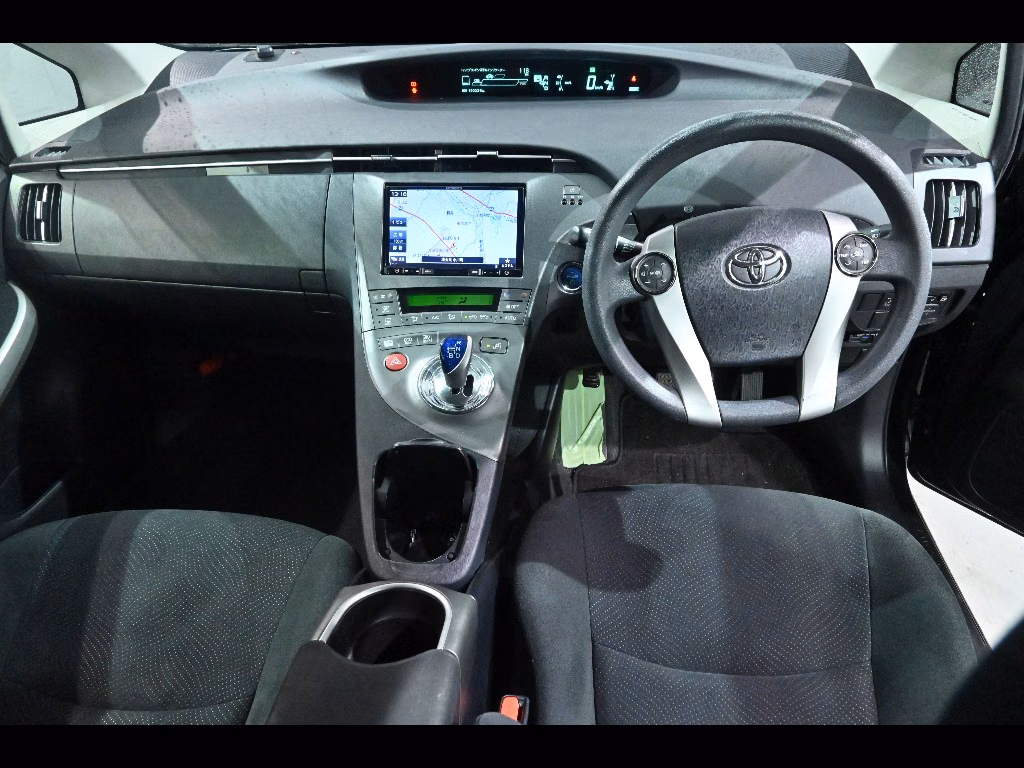 TOYOTA PRIUS