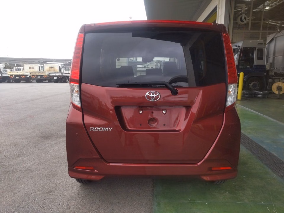 TOYOTA ROOMY