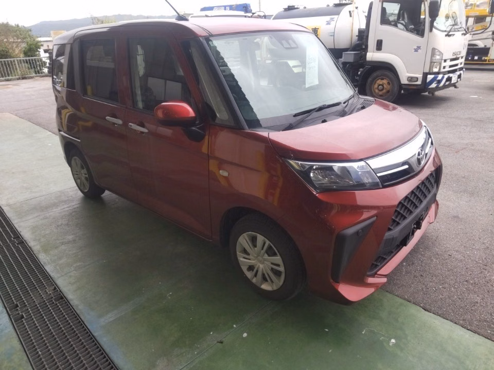 TOYOTA ROOMY