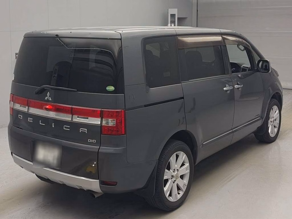 MITSUBISHI DELICA D:5