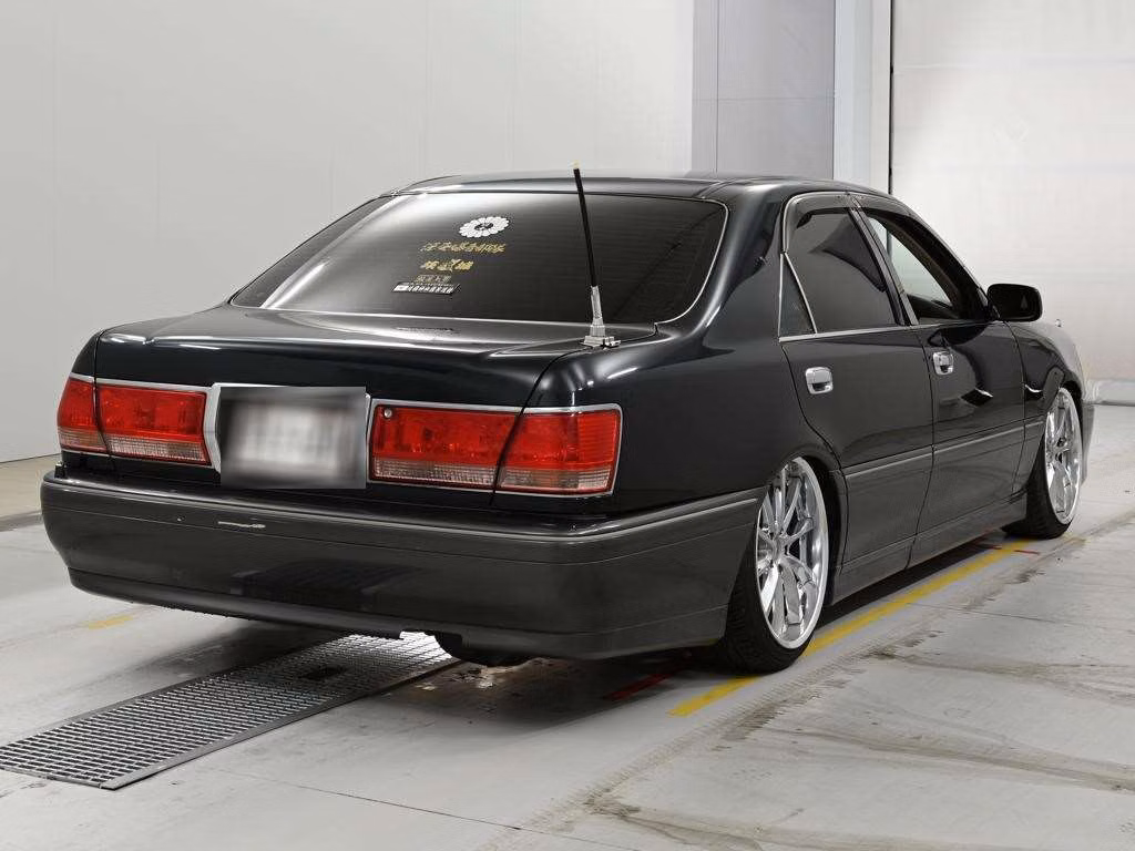 TOYOTA CROWN