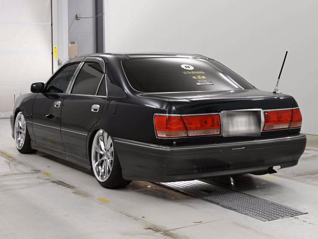 TOYOTA CROWN