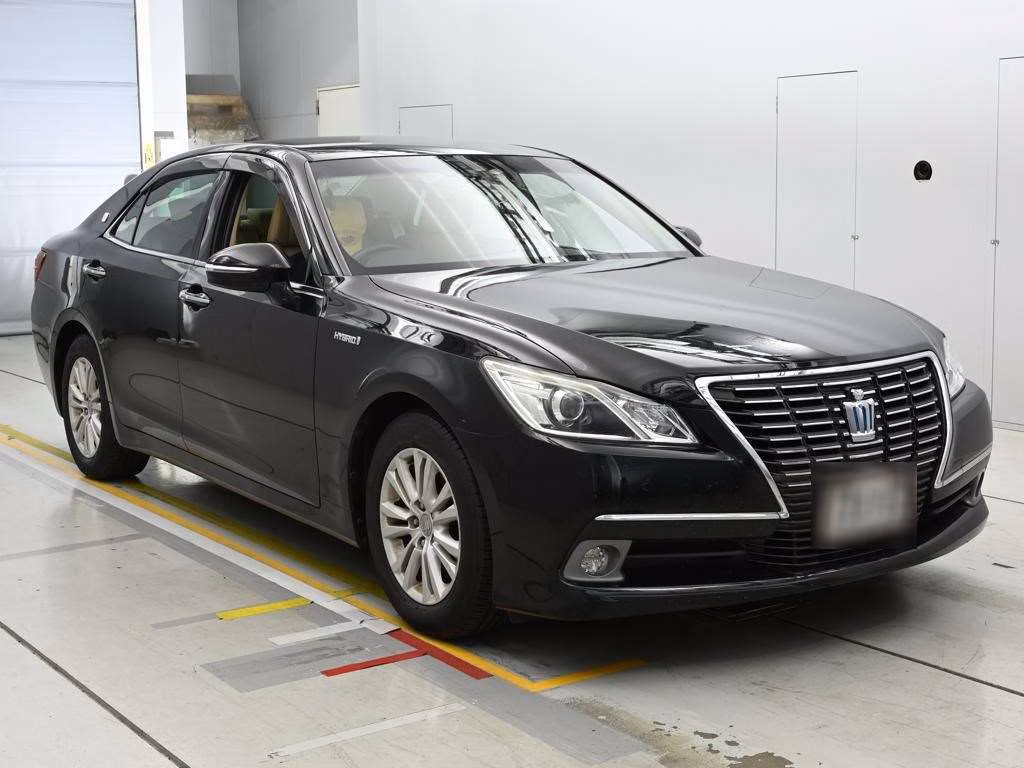 TOYOTA CROWN
