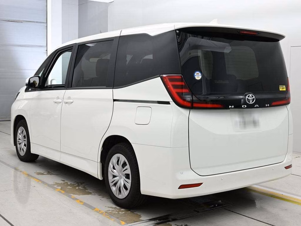TOYOTA NOAH