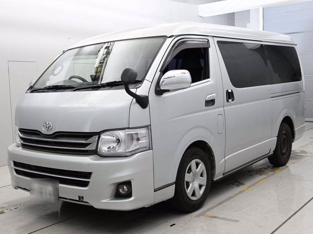 TOYOTA HIACE