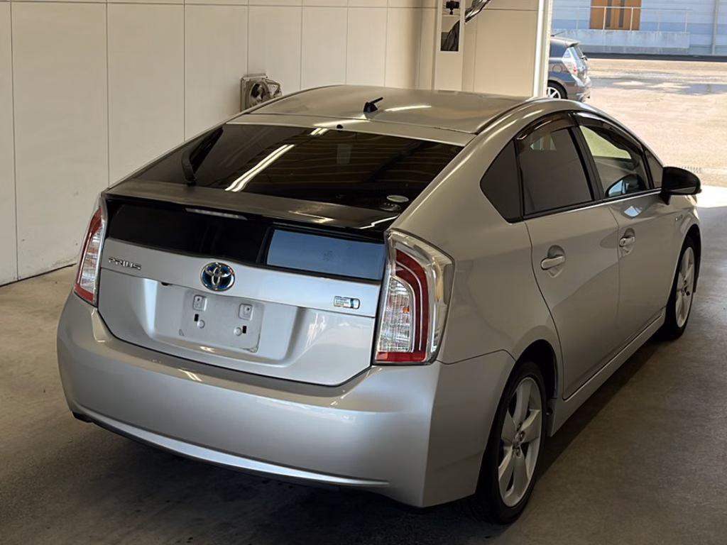 TOYOTA PRIUS