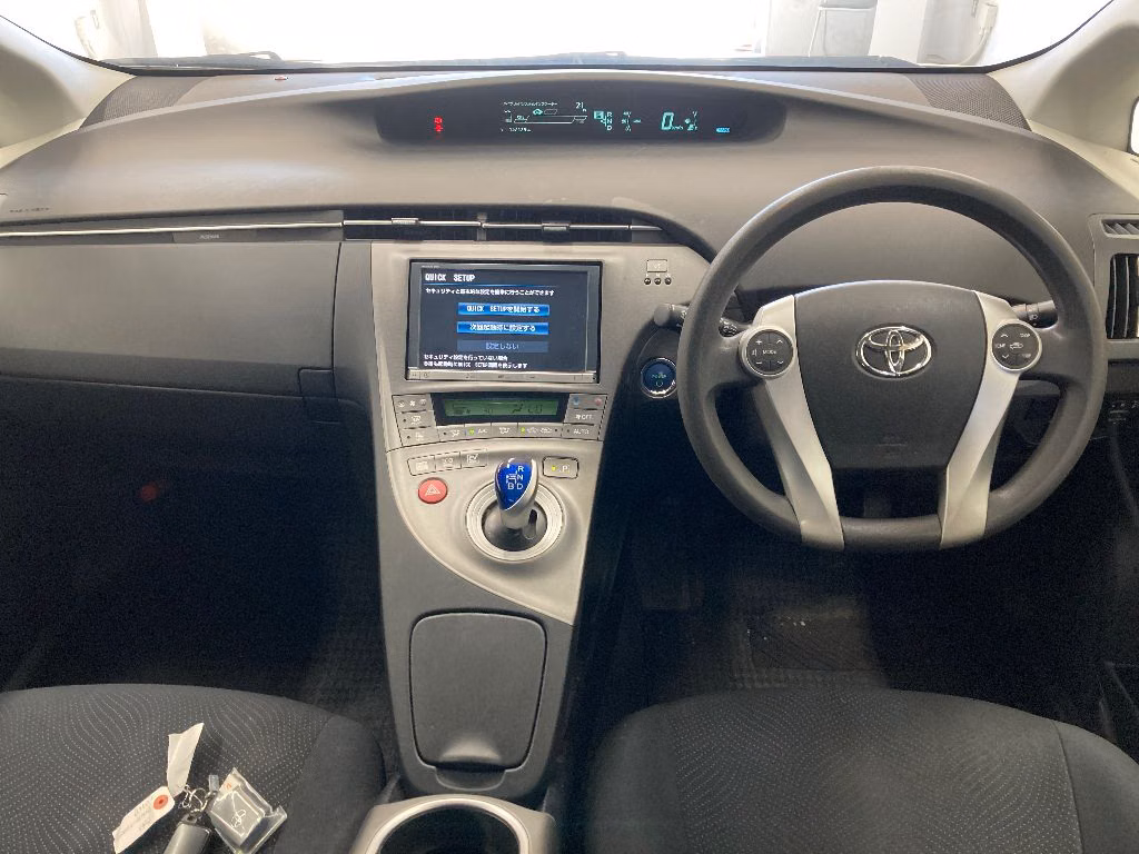 TOYOTA PRIUS