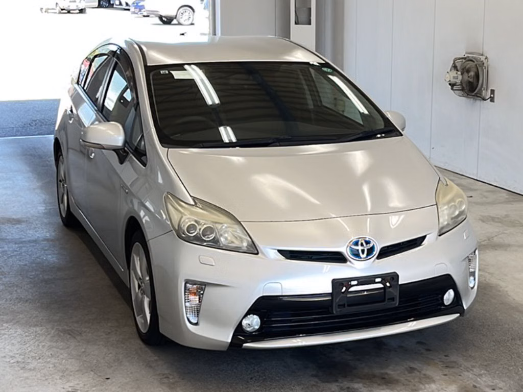TOYOTA PRIUS