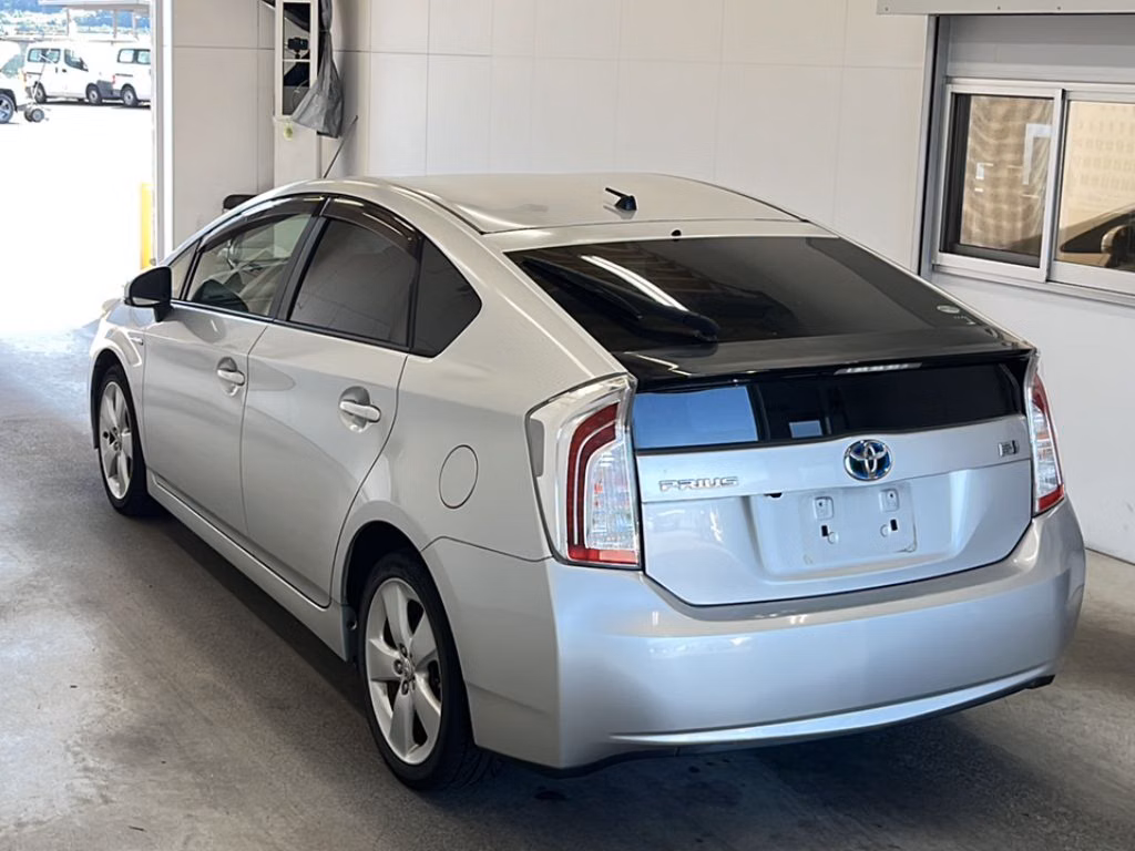 TOYOTA PRIUS