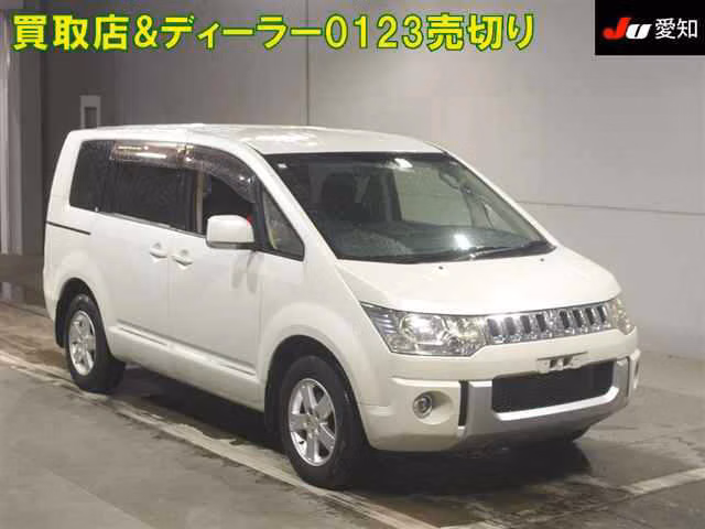 MITSUBISHI DELICA D:5