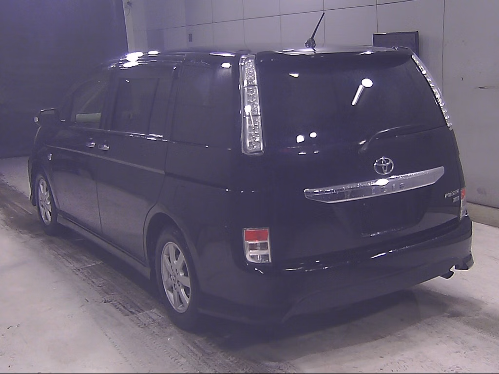 TOYOTA ISIS