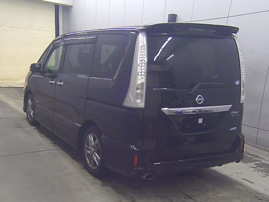 NISSAN SERENA