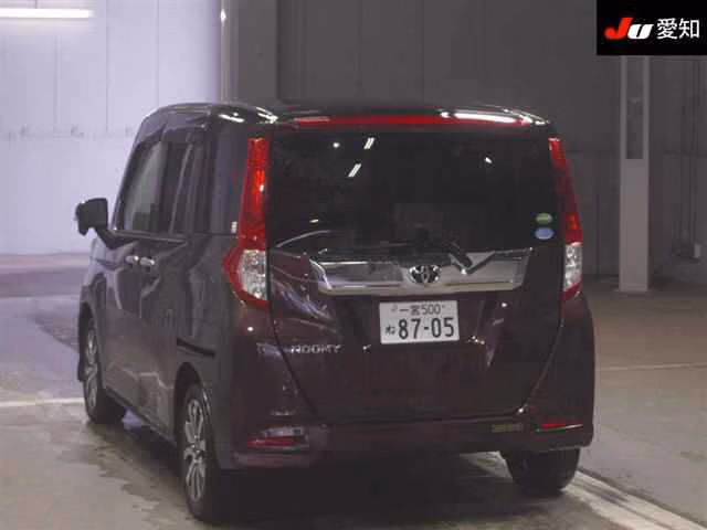 TOYOTA ROOMY