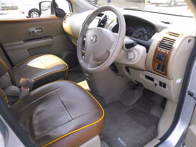 NISSAN LAFESTA