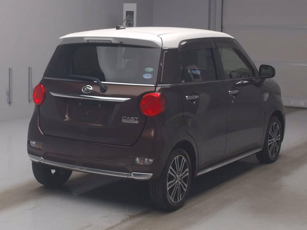 DAIHATSU CAST