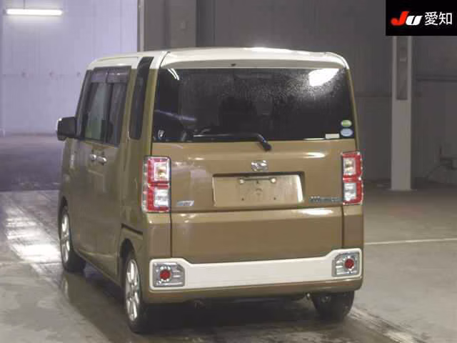 DAIHATSU WAKE