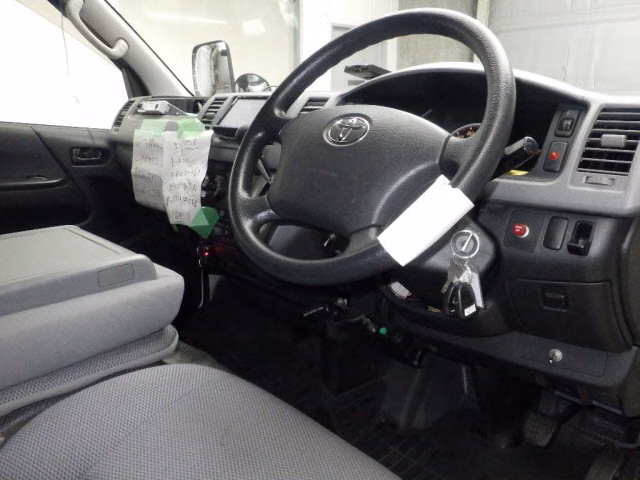 TOYOTA REGIUS ACE