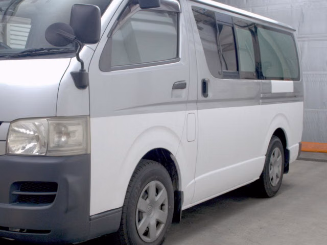 TOYOTA REGIUS ACE