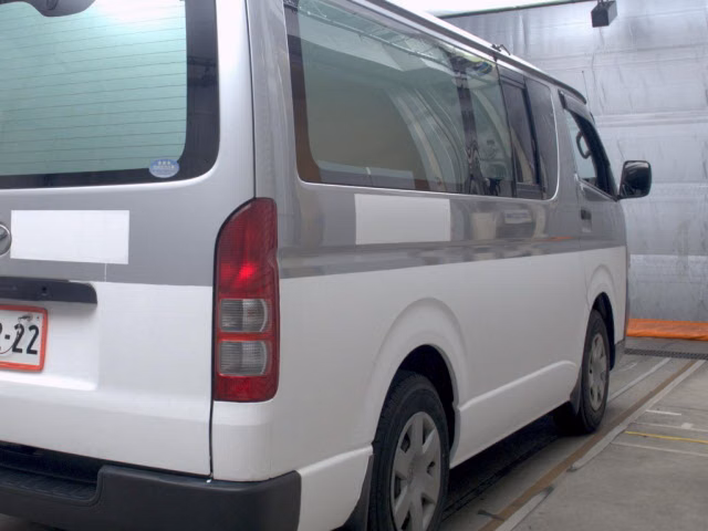 TOYOTA REGIUS ACE