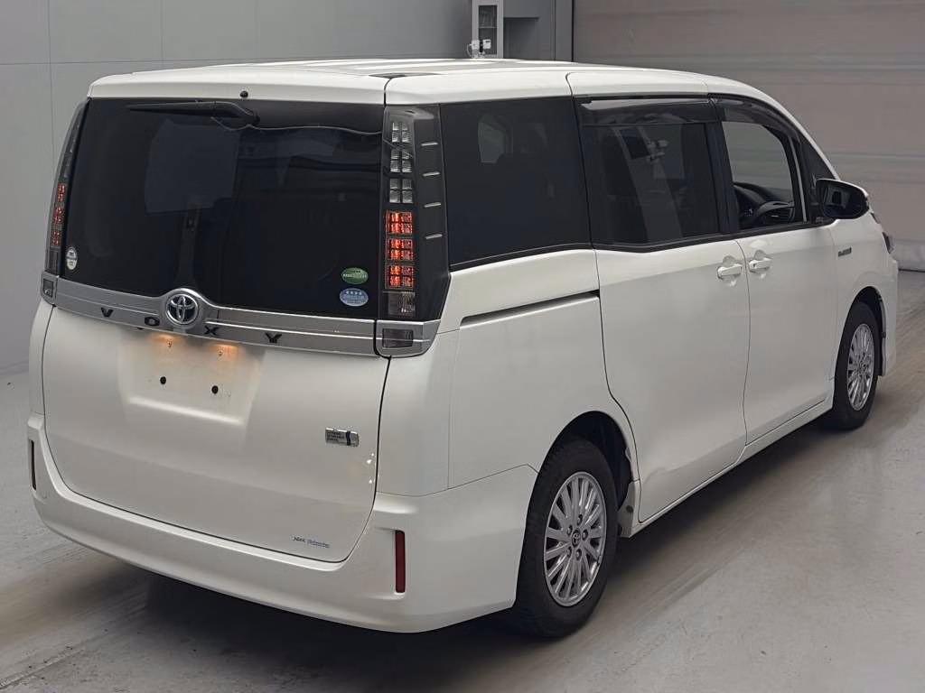 TOYOTA VOXY