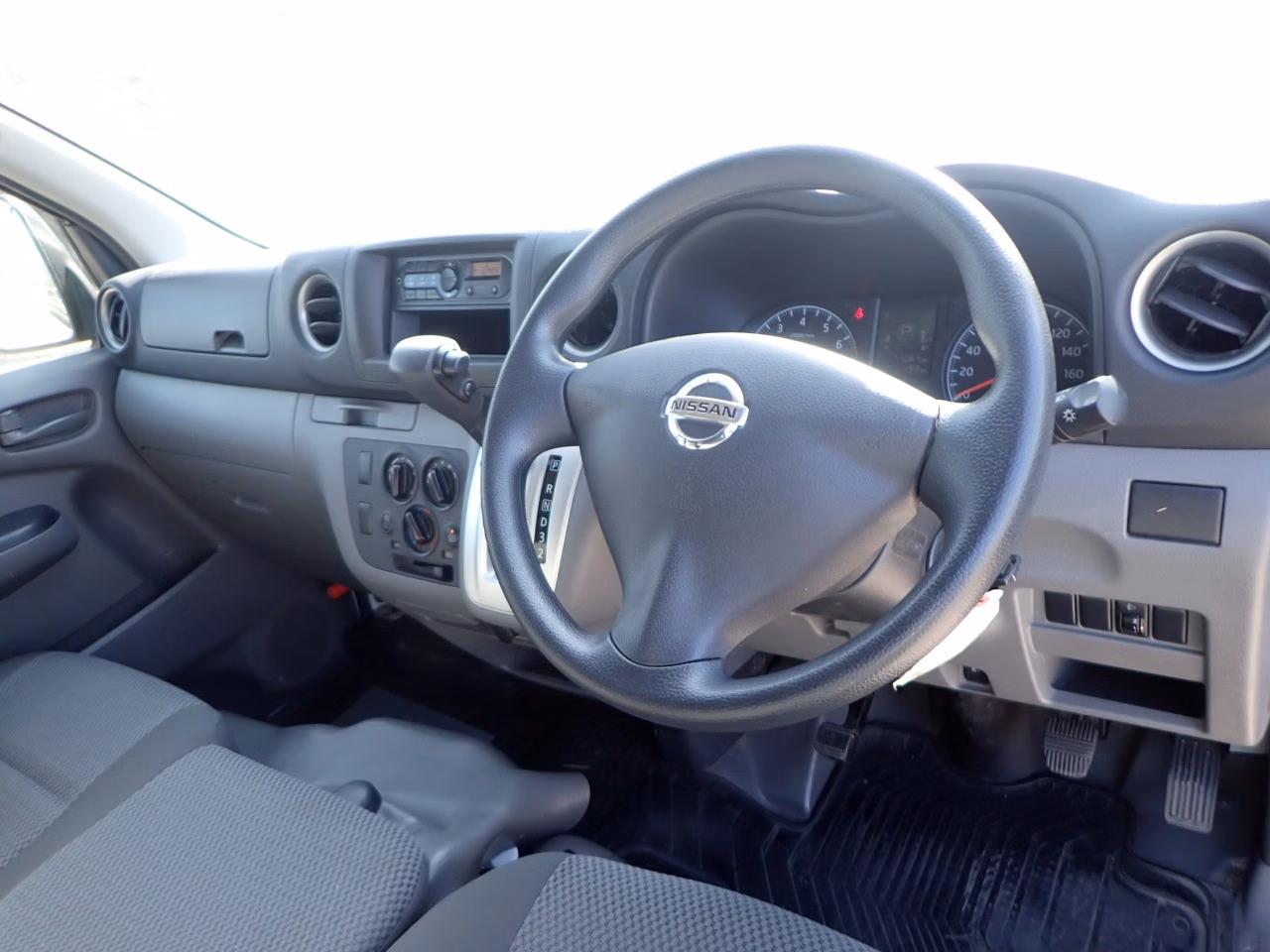 NISSAN NV350 CARAVAN
