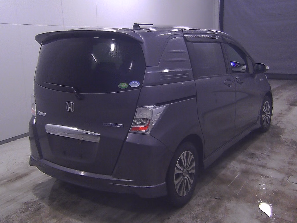 HONDA FREED SPIKE