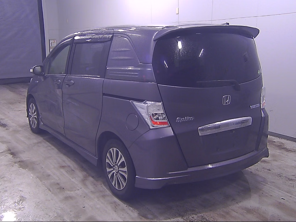 HONDA FREED SPIKE