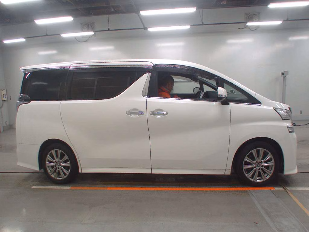 TOYOTA VELLFIRE