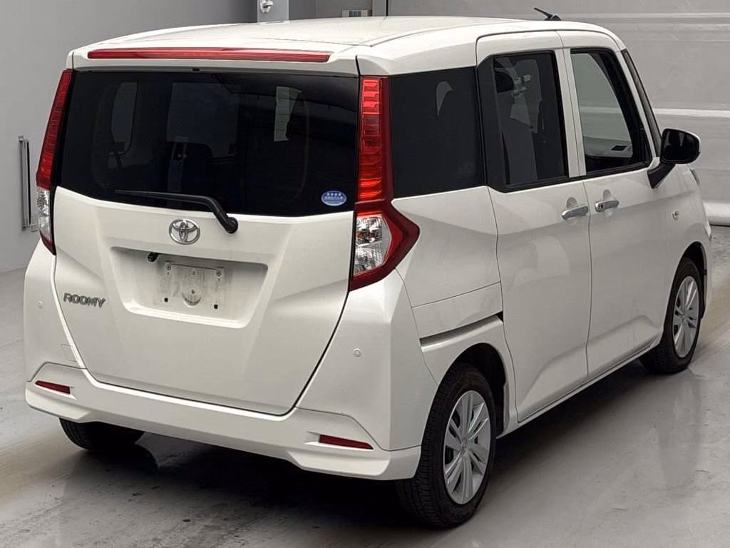 TOYOTA ROOMY