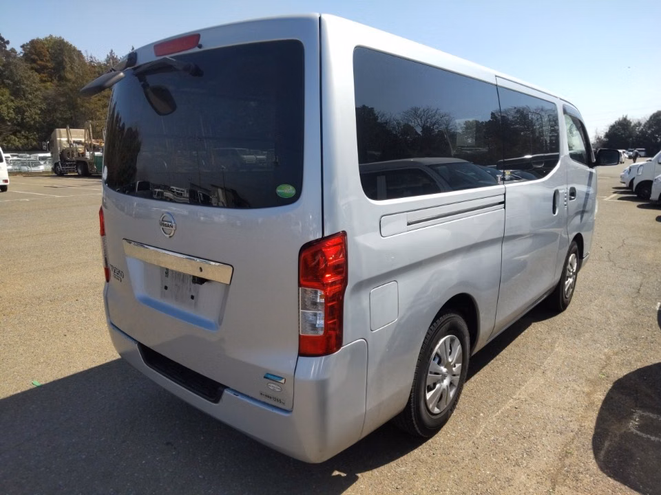 NISSAN NV350 CARAVAN