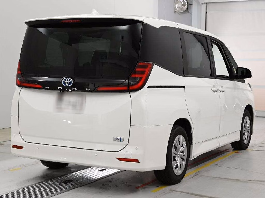 TOYOTA NOAH