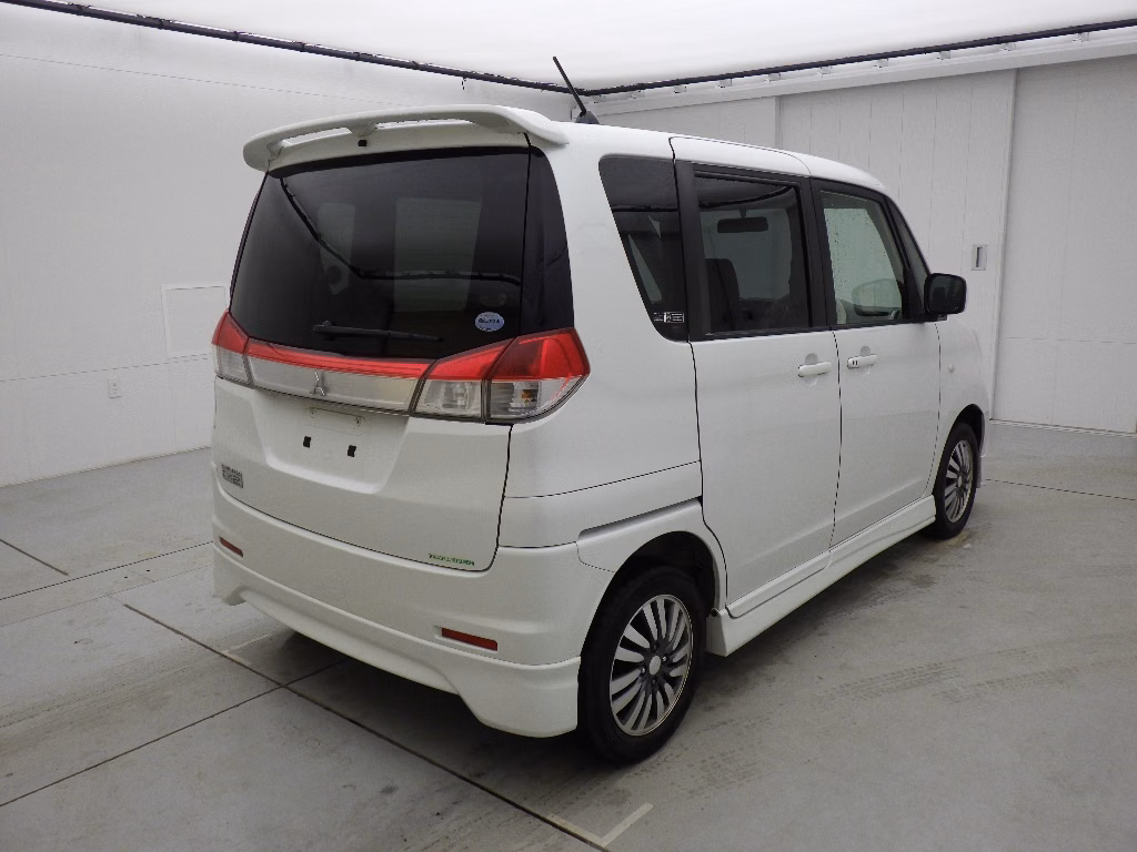 MITSUBISHI DELICA D:2