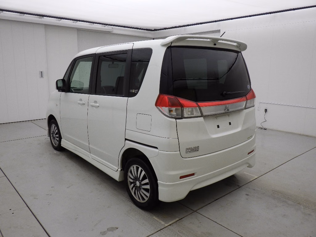 MITSUBISHI DELICA D:2