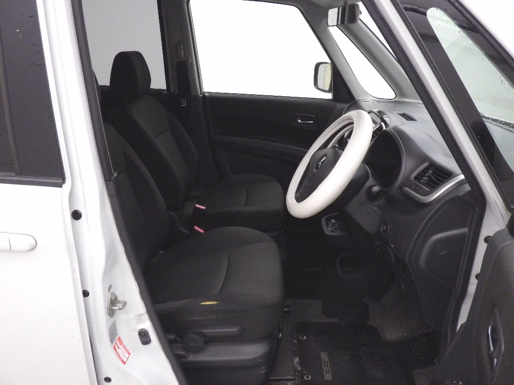MITSUBISHI DELICA D:2